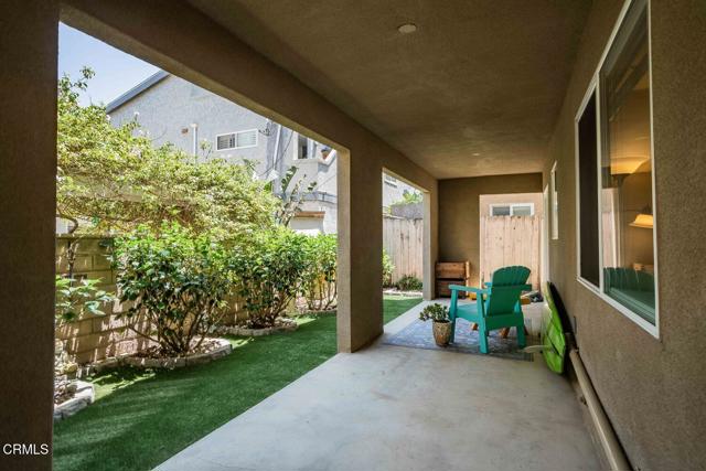 2120 Ocean Drive, Oxnard CA: https://media.crmls.org/mediaz/7853cbd3-94a8-4b30-af1f-b1f917aa2b0f.jpg