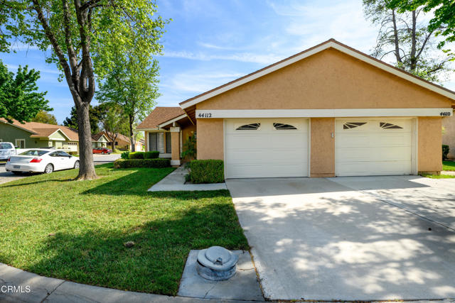 Detail Gallery Image 2 of 33 For 44112 Village 44, Camarillo,  CA 93012 - 2 Beds | 2 Baths