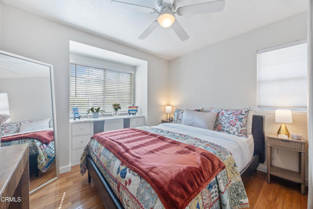 27220 Waterford Drive, Valencia CA: https://media.crmls.org/mediaz/7854719d-df8e-41c5-b61f-fbdd57cd6391.jpg