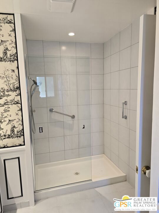198 Juniper Drive, Palm Springs CA: https://media.crmls.org/mediaz/7854729e-6ab6-4d40-8c9f-022a814393df.jpg