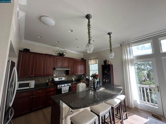 Image 19 of 30 For 2144 Railroad Ave