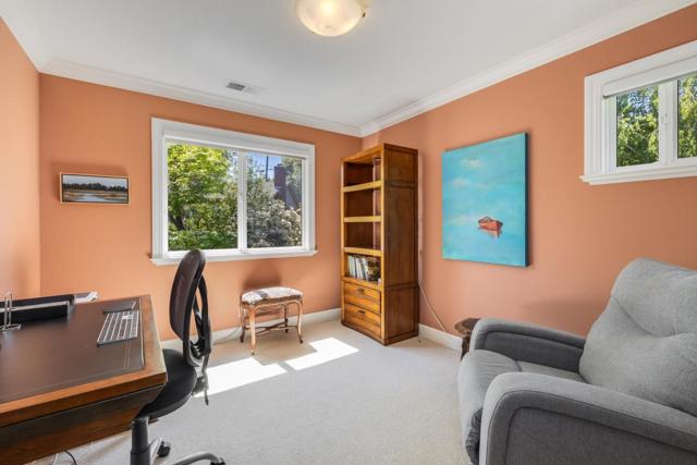 992 Lakeview Way, Redwood City CA: https://media.crmls.org/mediaz/7854db37-7f07-44d3-ad72-b94565c24a15.jpg