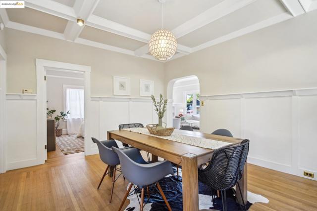 320 Forest St, Oakland CA: https://media.crmls.org/mediaz/7854fe63-1b4d-42d9-a6cc-96d719fe0a8c.jpg