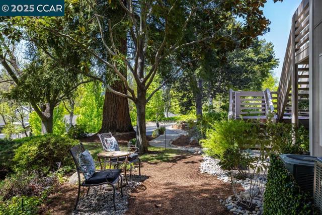 644 Terra Calif Dr, Walnut Creek CA: https://media.crmls.org/mediaz/78552656-9414-42e2-b6b2-a233b9c1d1a5.jpg