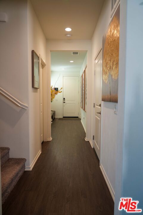 18215 Astro Court, Santa Clarita CA: https://media.crmls.org/mediaz/78554039-f1b5-4d61-a829-32181cbdf82e.jpg