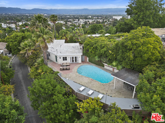 15224 Encanto Drive, Sherman Oaks CA: https://media.crmls.org/mediaz/7855aa10-e466-4681-a16d-b047220ac902.jpg