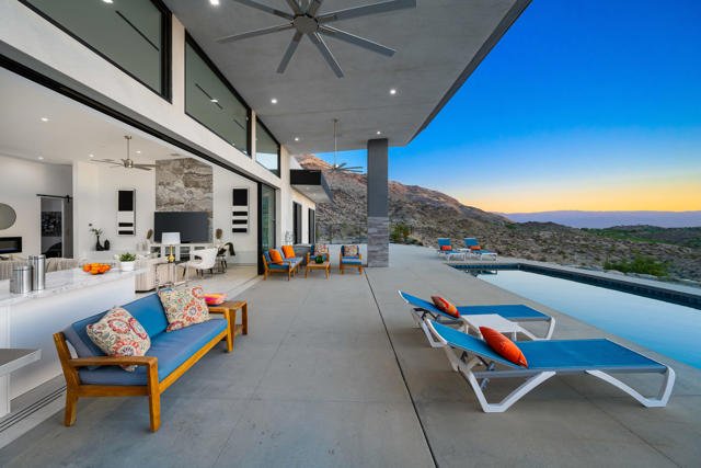 Image 17 of 65 For 71260 Oasis Trail