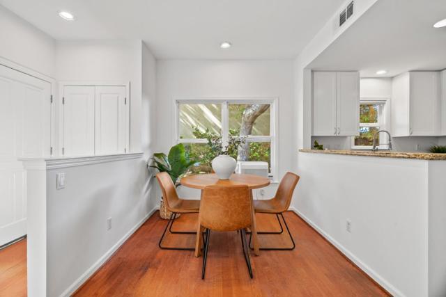 748 Cottage Court, Mountain View CA: https://media.crmls.org/mediaz/78565445-2754-4836-85c0-4462479c9d77.jpg