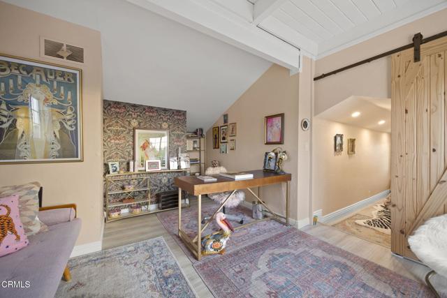 999 Waterbury Lane, Ventura CA: https://media.crmls.org/mediaz/785668c2-5145-4aba-8424-c32055b595ef.jpg