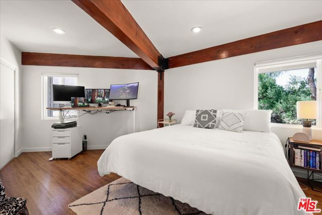 1746 Deerhill Trail, Topanga CA: https://media.crmls.org/mediaz/78567e33-088a-49ac-a41e-319e84f914ad.jpg