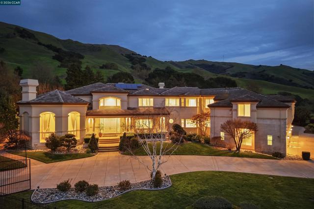 Image 1 of 53 For 2981 Grapevine Ter