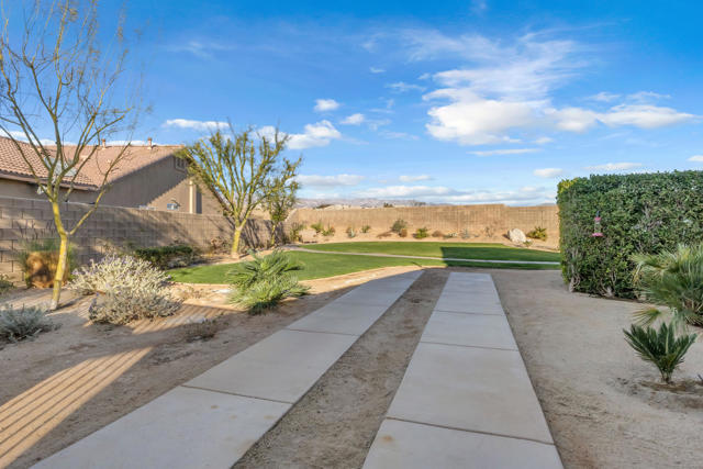 83480 Firecliff Court Court, Indio CA: https://media.crmls.org/mediaz/7856e228-a8d9-47a0-af08-16748dec8de0.jpg