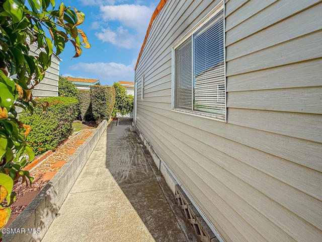 27 Irena Avenue, Camarillo CA: https://media.crmls.org/mediaz/78573b9c-8a1a-47d7-b2b1-dbb6d4d937fc.jpg