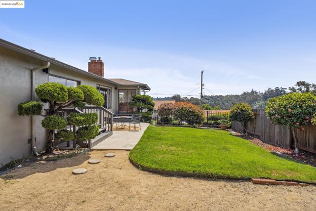 8499 Aster Ave, Oakland CA: https://media.crmls.org/mediaz/785806f9-41a4-420d-9d16-99398de6d74c.jpg