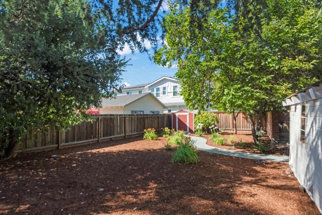 1460 Latham Street, Mountain View CA: https://media.crmls.org/mediaz/78584b73-a7d3-45cb-865e-de3243d3cec1.jpg