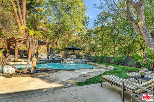 7170 Deveron Ridge Road, West Hills CA: https://media.crmls.org/mediaz/78584edf-4258-4b60-a3b8-af31f86ce4b9.jpg