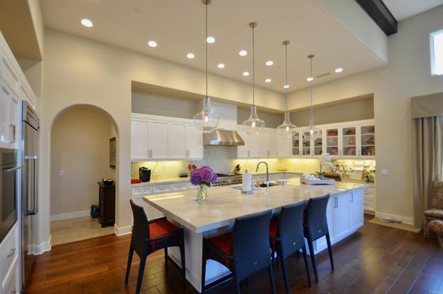 6796 St Andrews Road, Rancho Santa Fe CA: https://media.crmls.org/mediaz/7858e98c-675c-4e35-aea4-02b12b2fd374.jpg