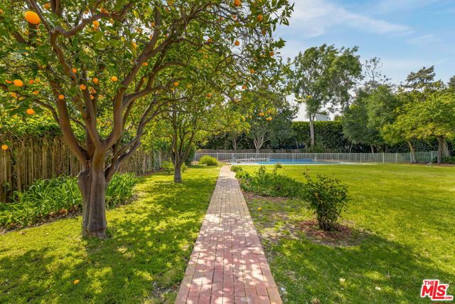 1639 Mandeville Canyon Road, Los Angeles CA: https://media.crmls.org/mediaz/7858edec-4f8c-48b9-a21c-8ebc5c50877b.jpg