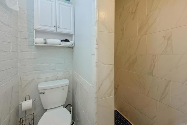 Detail Gallery Image 30 of 42 For 413 J St, Coronado,  CA 92118 - 1 Beds | 1 Baths