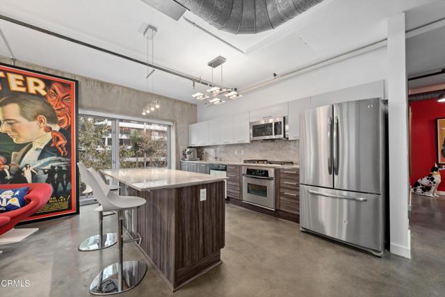 645 W 9th Street, Los Angeles CA: https://media.crmls.org/mediaz/78599fae-fe4a-4358-908e-c8af5ceaf3ae.jpg