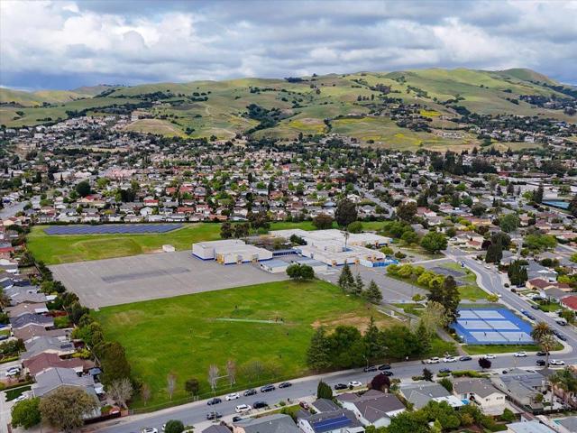 2828 Monte Cresta Way, San Jose CA: https://media.crmls.org/mediaz/7859cad8-56df-41b3-8b85-26d300b85982.jpg