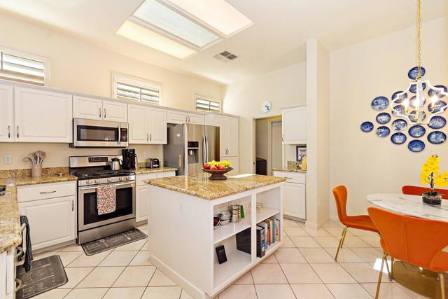 37948 Breeze Way, Palm Desert CA: https://media.crmls.org/mediaz/785a5c4f-dc72-4eca-b7a6-a3aa26e67cb1.jpg