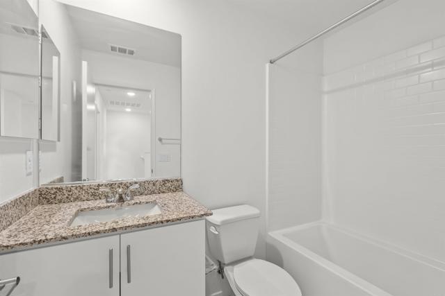 355 CITRINE TRAIL, Fallbrook CA: https://media.crmls.org/mediaz/785aa055-df7b-4263-bb3f-05d69a32fe14.jpg