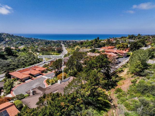 7645 Caminito Coromandel, La Jolla CA: https://media.crmls.org/mediaz/785b6567-9910-4f92-88ee-4384ea0ce6e2.jpg