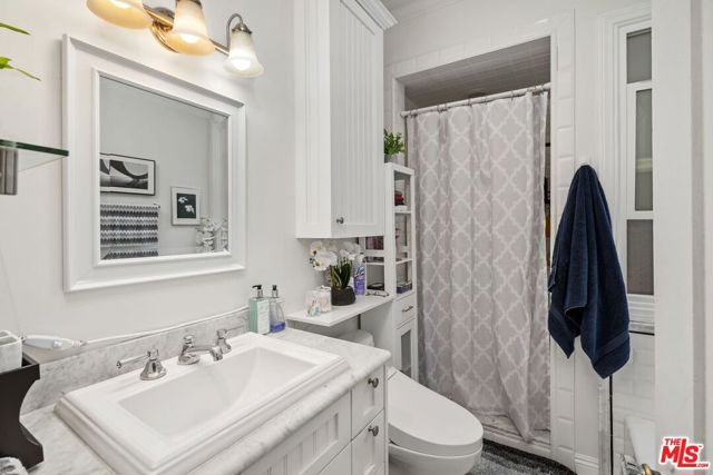 347 N Curson Avenue, Los Angeles CA: https://media.crmls.org/mediaz/785b7aea-5e48-41b3-a7e8-78a730c5a802.jpg