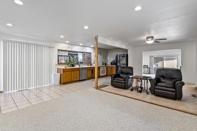 9355 Canyon Oak Road, Salinas CA: https://media.crmls.org/mediaz/785b8fc8-85c0-4381-b2e9-85cef61a06f8.jpg