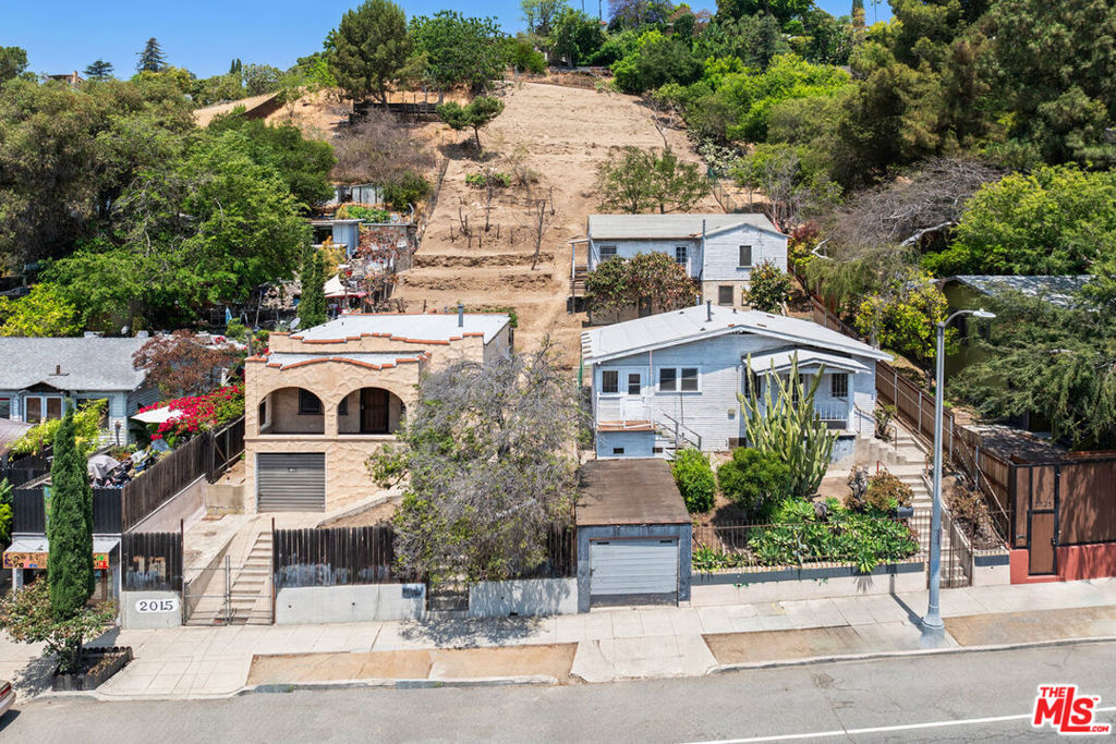 2017 Hyperion Avenue