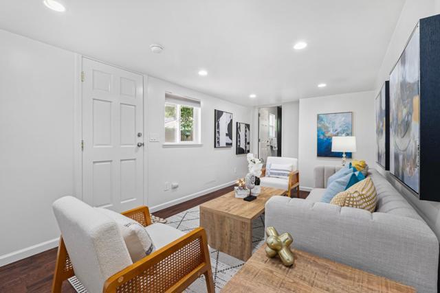 766 Nash Avenue, Menlo Park CA: https://media.crmls.org/mediaz/785df073-9c87-46ef-8d7d-b288ad5ec991.jpg