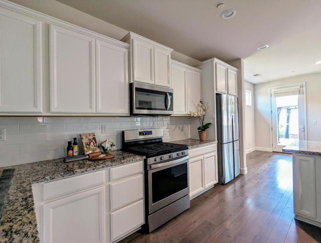 721 Segovia Drive, Hollister CA: https://media.crmls.org/mediaz/785ed775-e8e5-4eb9-a582-a6bc1a81b60a.jpg