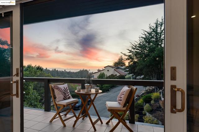 6330 Swainland Rd, Oakland CA: https://media.crmls.org/mediaz/785f0fee-5003-4c37-a58d-e9da4ebe7a7f.jpg