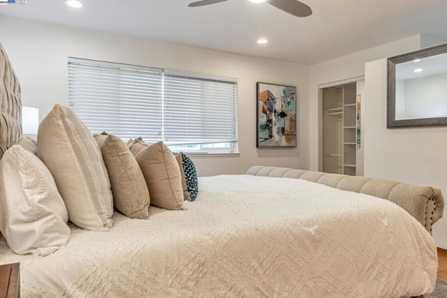 947 Crane Ave, Foster City CA: https://media.crmls.org/mediaz/785f1317-9ad0-4027-9f80-dc9ab3481641.jpg
