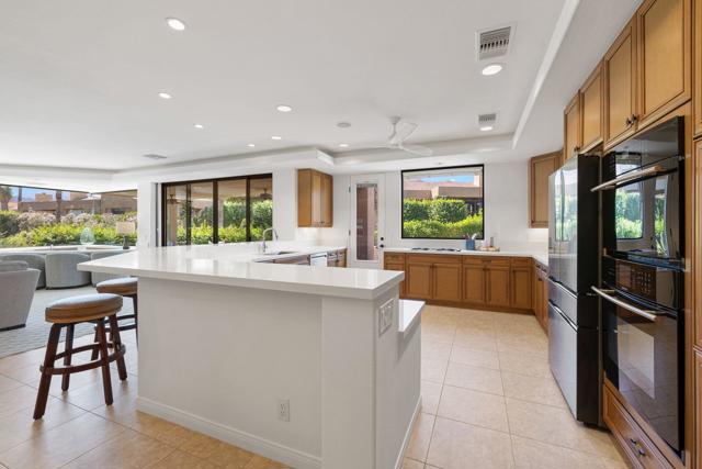 73465 Irontree Drive, Palm Desert CA: https://media.crmls.org/mediaz/785f8396-71ad-44cf-9db4-f5eeca20dbce.jpg