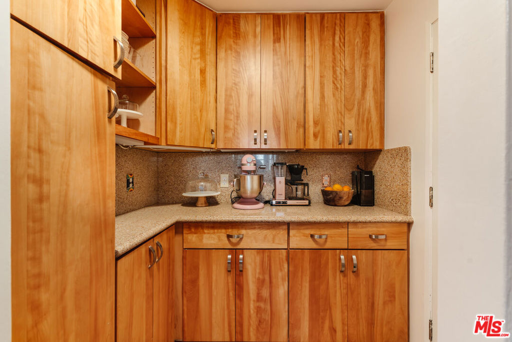 https://media.crmls.org/mediaz/785ff553-080f-47fd-b681-00a97af88ca5.jpg?preset=X-Large