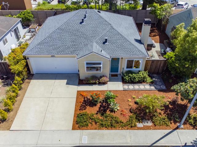 1331 Leila Court, Santa Cruz CA: https://media.crmls.org/mediaz/78607e33-fd5d-42ff-8288-bd29f061218f.jpg