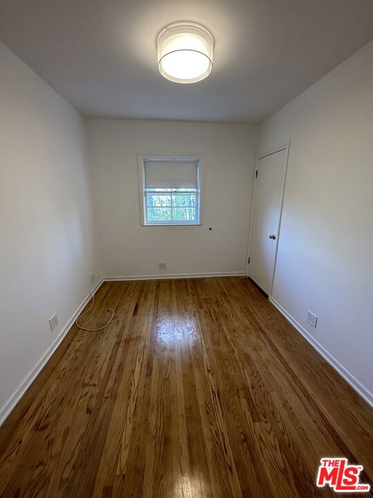 619 N Canon Drive, Beverly Hills CA: https://media.crmls.org/mediaz/78610ab9-a87c-470d-957c-30a654e46bd4.jpg