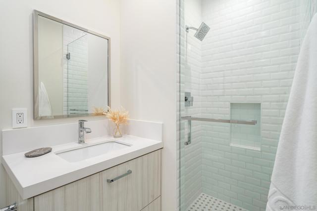 2365 Via Siena, La Jolla CA: https://media.crmls.org/mediaz/78612ee4-930b-4bd6-801f-98d059b494d7.jpg