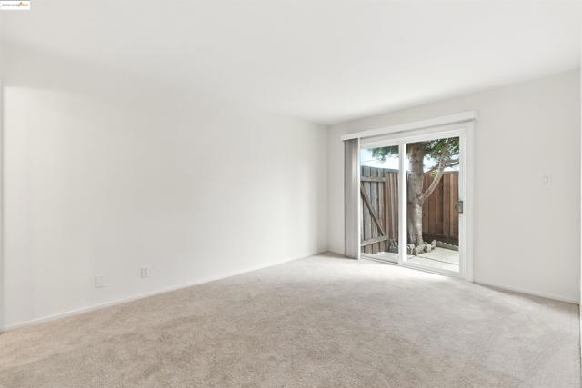 14617 Doolittle Dr, San Leandro CA: https://media.crmls.org/mediaz/78615753-5ff2-4ef4-bc7d-a99cd0112086.jpg