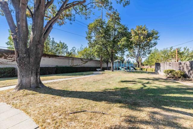 Image 46 of 49 For 344 Silvertip Ct