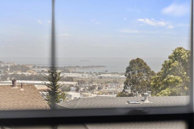 978 Martin Trail, Daly City CA: https://media.crmls.org/mediaz/7861a4d1-612d-457e-a0ee-3060a309e77a.jpg