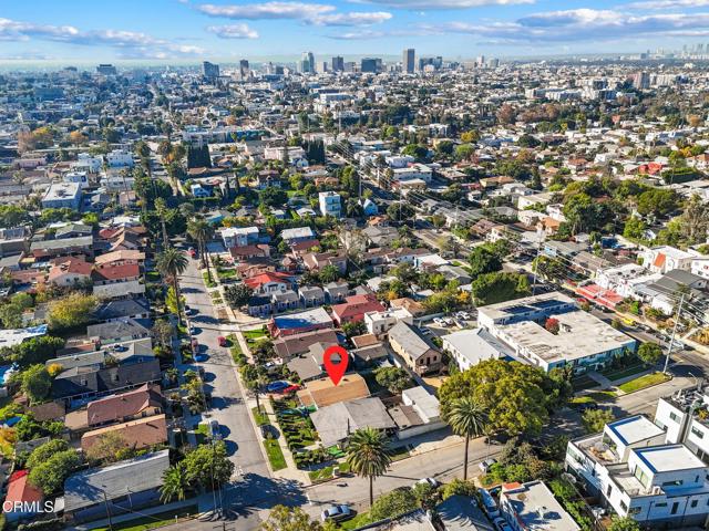 851 N Rampart Boulevard, Los Angeles CA: https://media.crmls.org/mediaz/7861ab91-d5cd-46d8-a885-506de68eda16.jpg