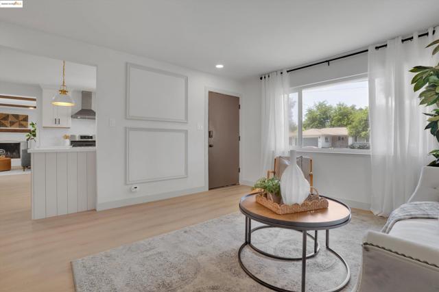 946 Notre Dame Ave, Concord CA: https://media.crmls.org/mediaz/7861f796-7658-461a-8acd-a57e7887e234.jpg
