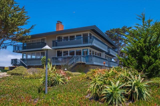 36 La Playa Street, Monterey CA: https://media.crmls.org/mediaz/78620133-cb88-41bc-bf48-ccc6423a1f3e.jpg