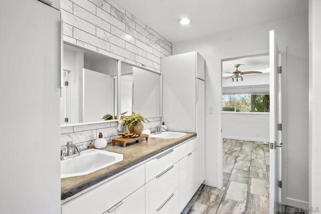 4877 Lorraine Dr, San Diego CA: https://media.crmls.org/mediaz/7862f40c-e046-4e03-ac63-63cc30d5895d.jpg