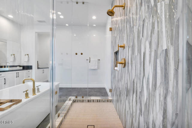 Detail Gallery Image 31 of 61 For 11944 N Red Hawk Ln, Porter Ranch,  CA 91326 - 5 Beds | 5 Baths