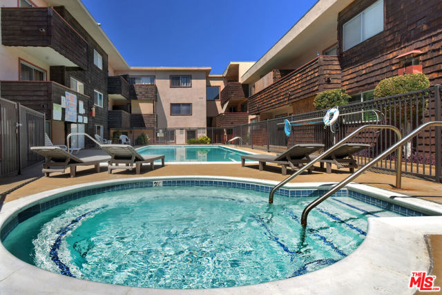 1 Bed Home for Sale in Encino, California