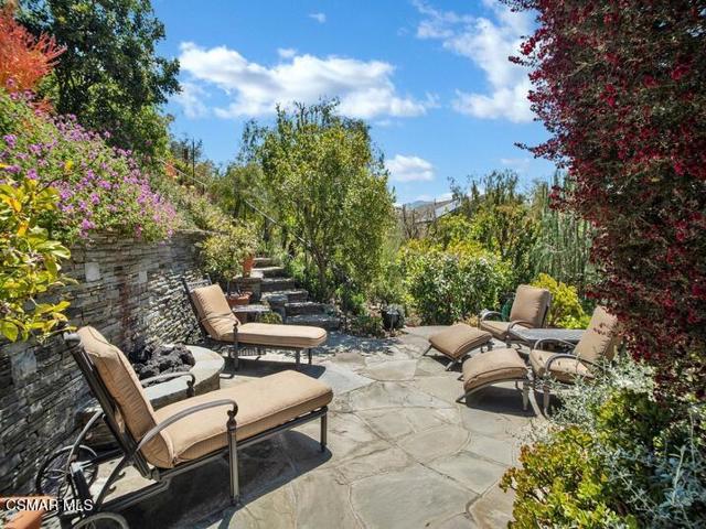 5455 Via Olas, Newbury Park CA: https://media.crmls.org/mediaz/78656699-0297-4d10-bc9a-fb3b1d296220.jpg